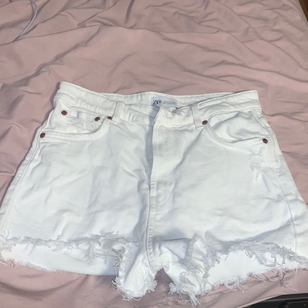 White Zara Frayed Ripped Shorts Size US 6